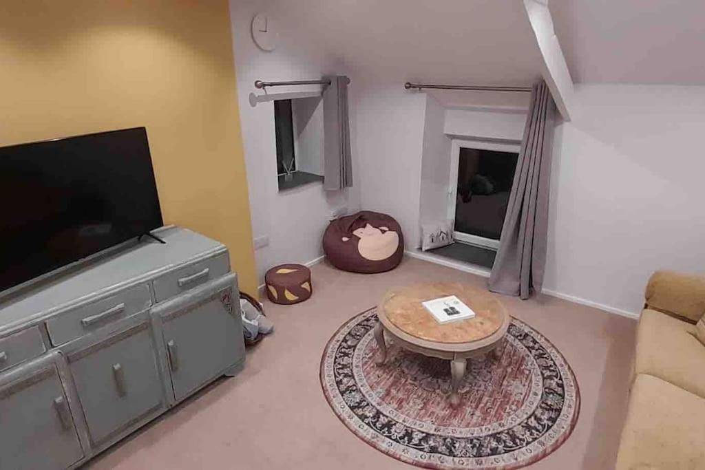 Willow Cosy Cornish Rural Retreat - Dog Friendly Cornwall Apartment *